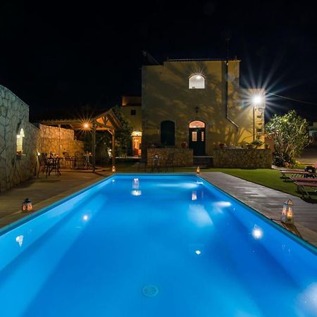 Skandalis Apartments With Pool Chorafakia Exterior photo