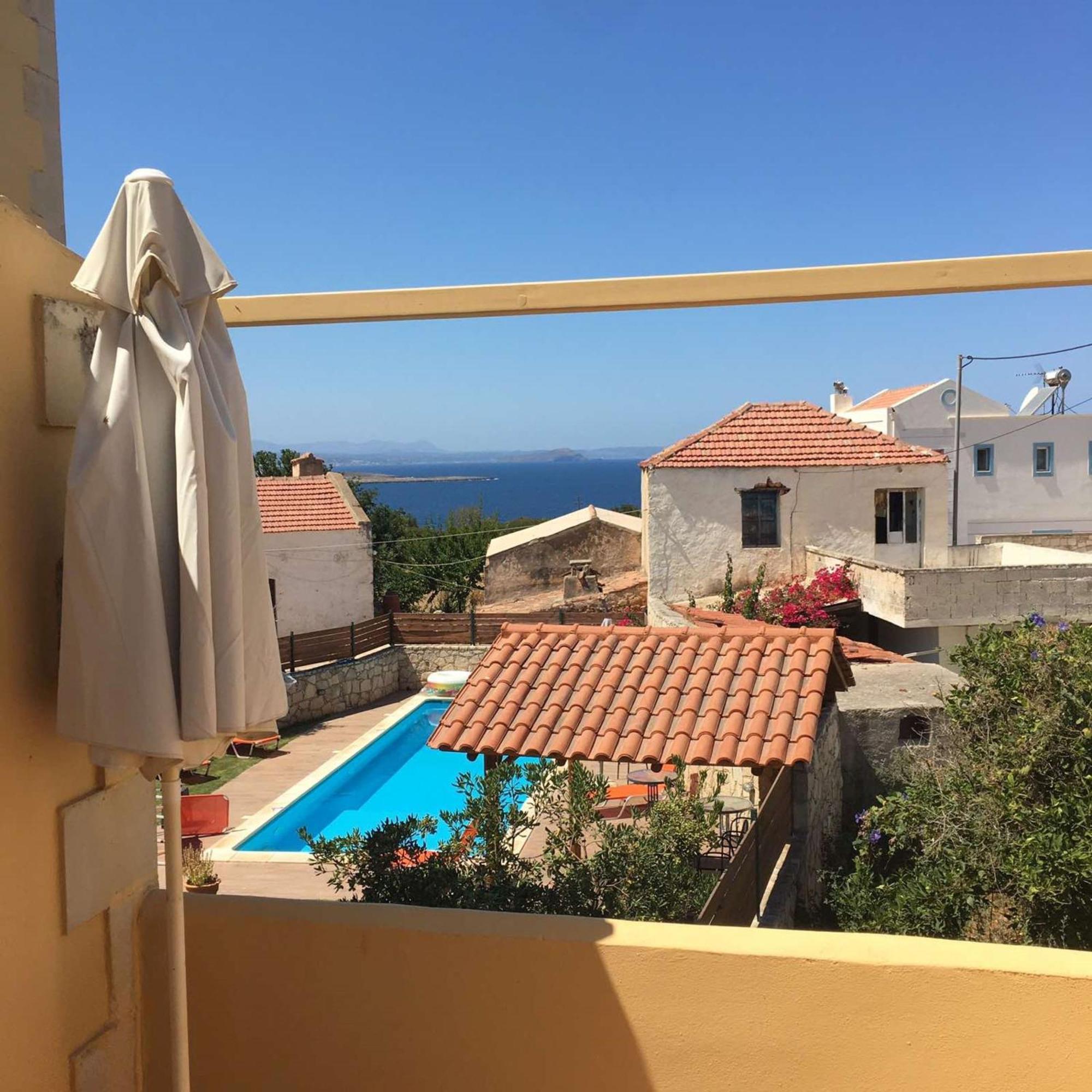 Skandalis Apartments With Pool Chorafakia Exterior photo