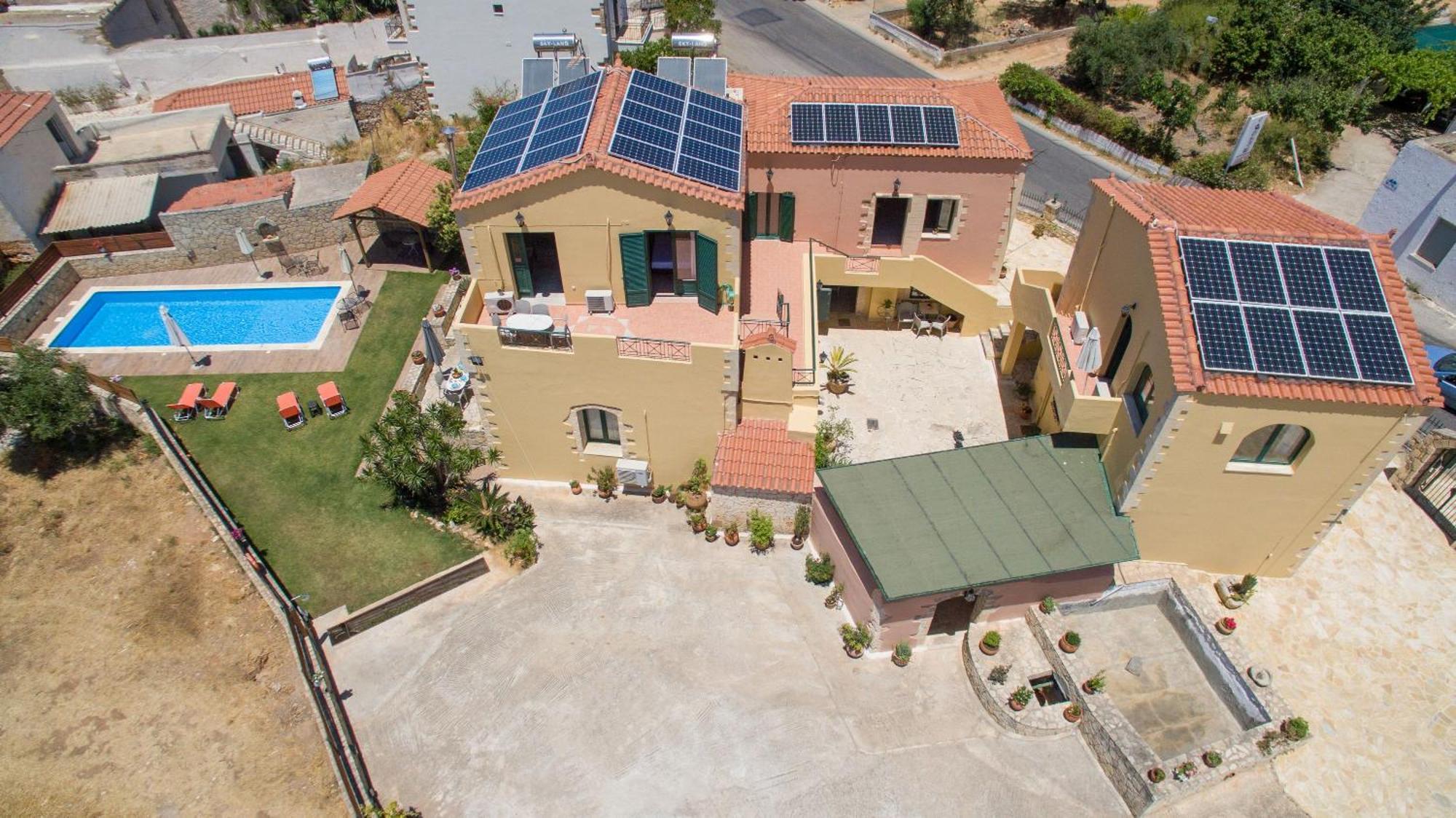 Skandalis Apartments With Pool Chorafakia Exterior photo